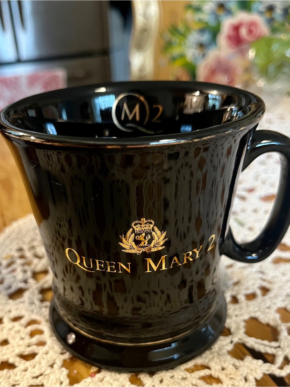 Queen Mary 2 Black & Gold Ceramic Mug Commemorative Souvenir Mug